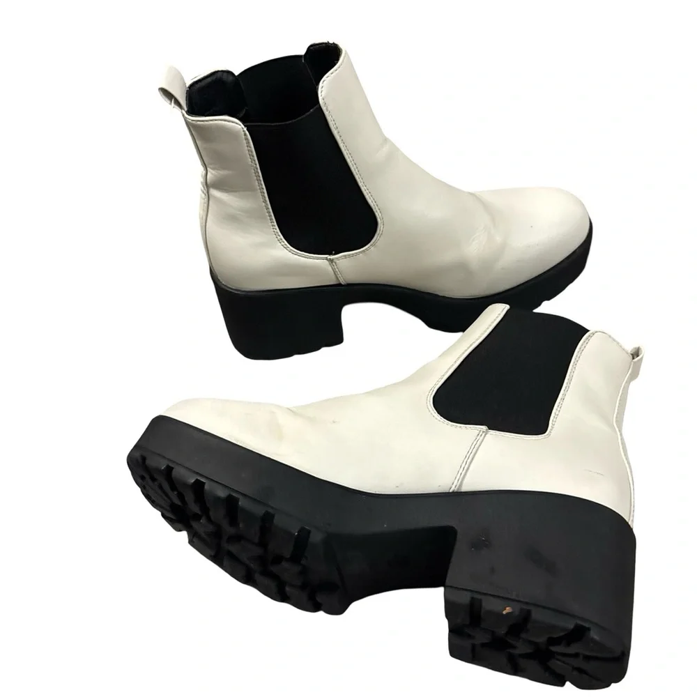 Y2K Grunge White & Black Lug Sole Chunky Combat Slip On Ankle Boots Size 7